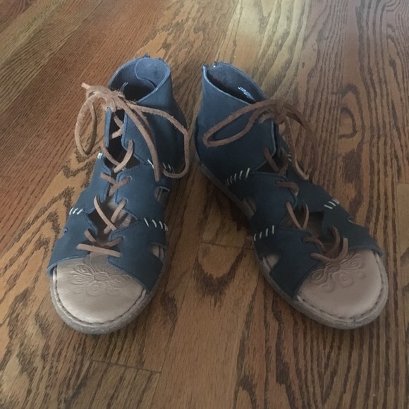 Sandals - Picture 2 of 3